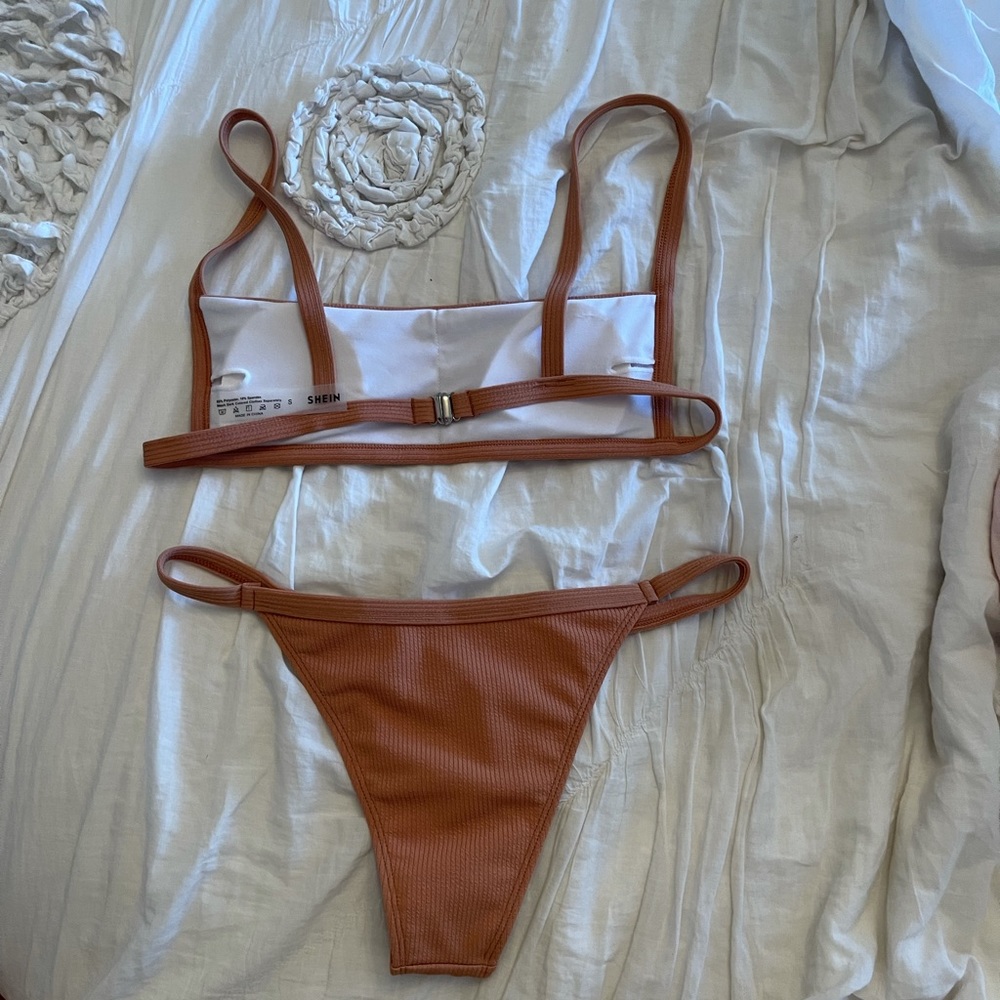 Bikini set - Picture 2 of 2